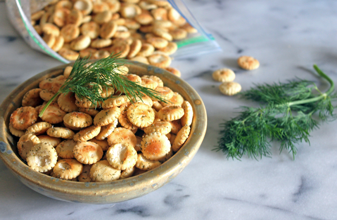 Dill Seasoned Oyster Crackers